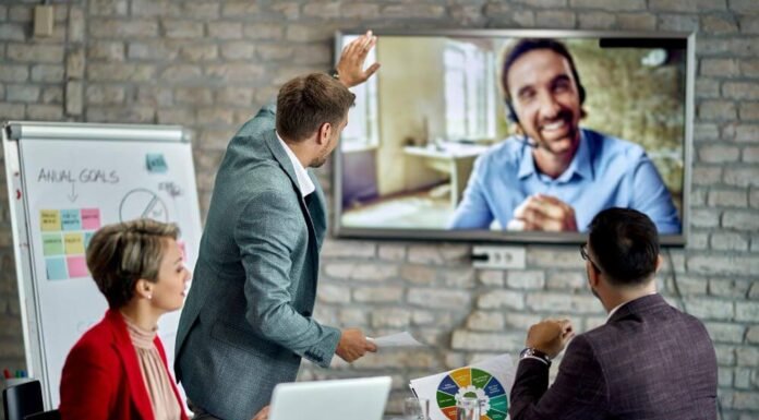 Improving Collaboration and Productivity With Unified Communications Improving Collaboration and Productivity With Unified Communications